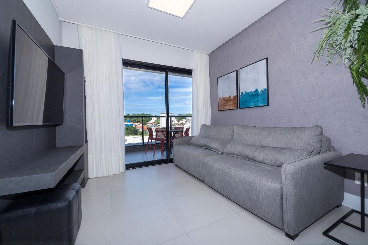 Adra 301: Beachfront Apartment with Rooftop Pool in Bombinhas Center Exterior photo